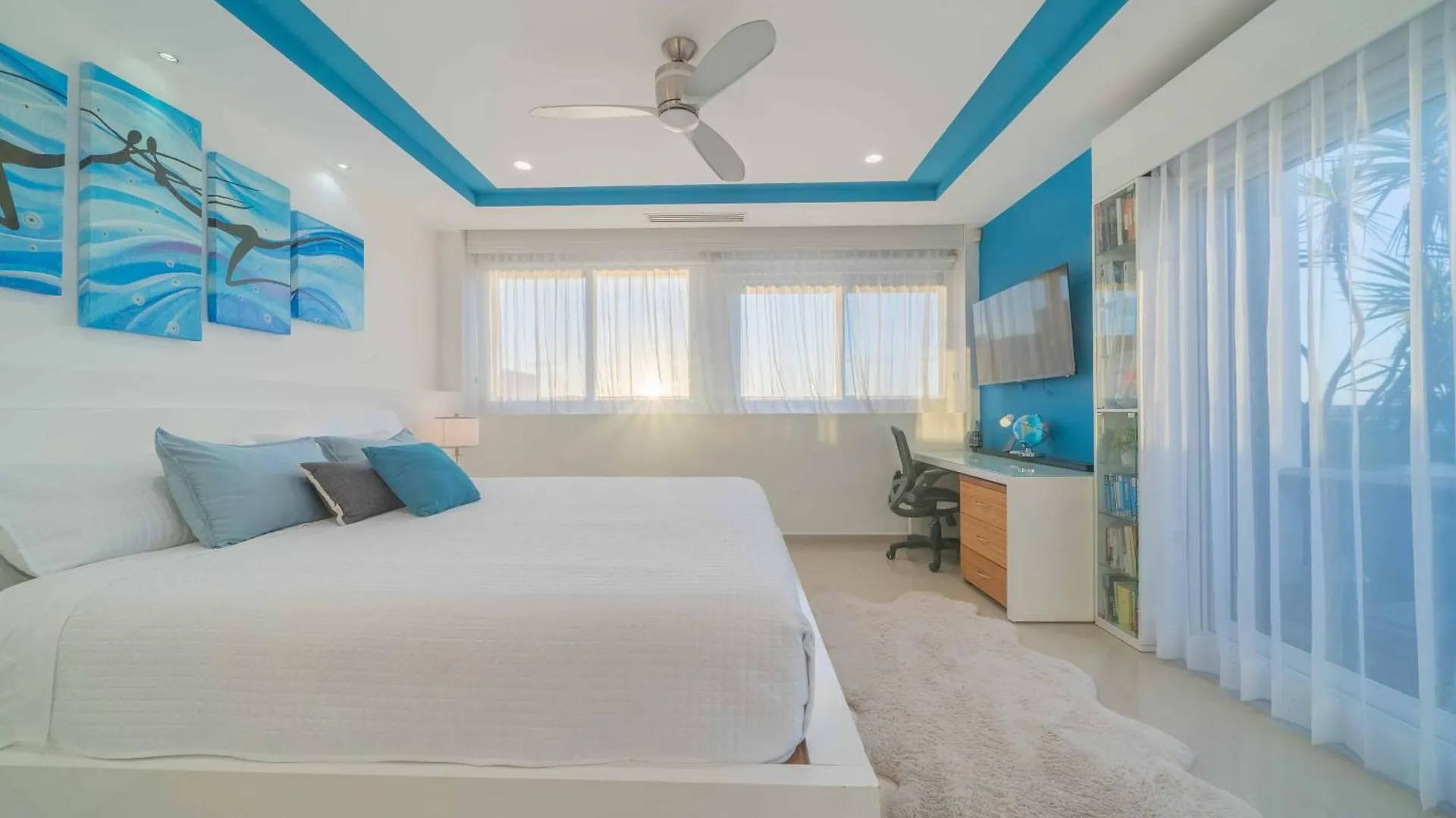 Apartment Luxury 4 Bedroom Penthouse With Private Jacuzzi Steps From Hotel Zone Cancun