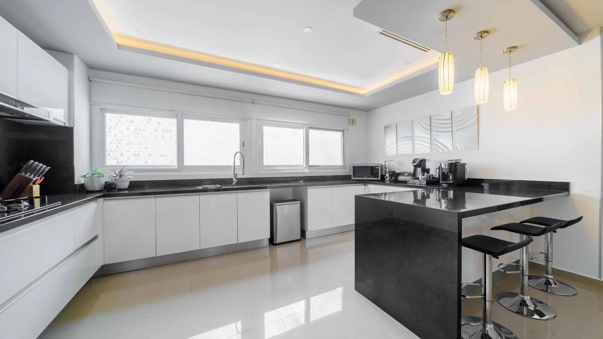 Luxury 4 Bedroom Penthouse With Private Jacuzzi Steps From Hotel Zone Cancun Mexico