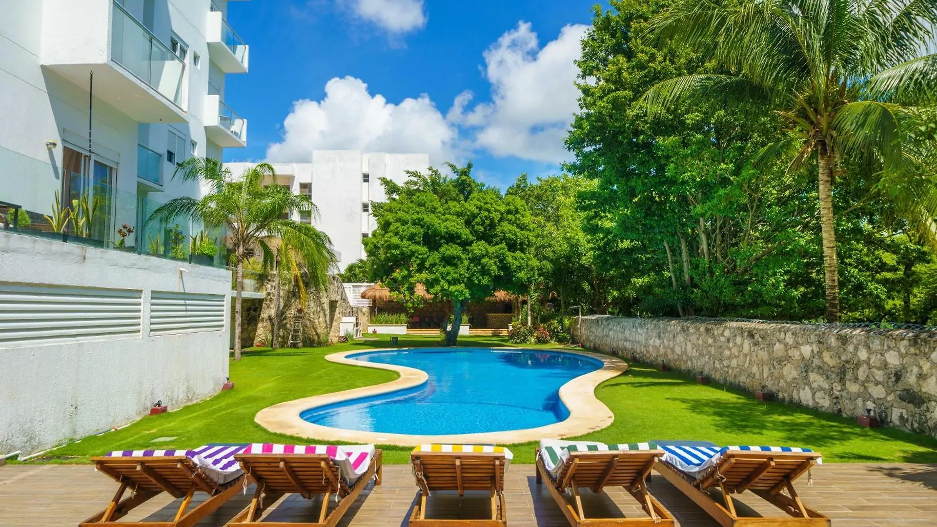Luxury 4 Bedroom Penthouse With Private Jacuzzi Steps From Hotel Zone Cancun 0*,  Mexico