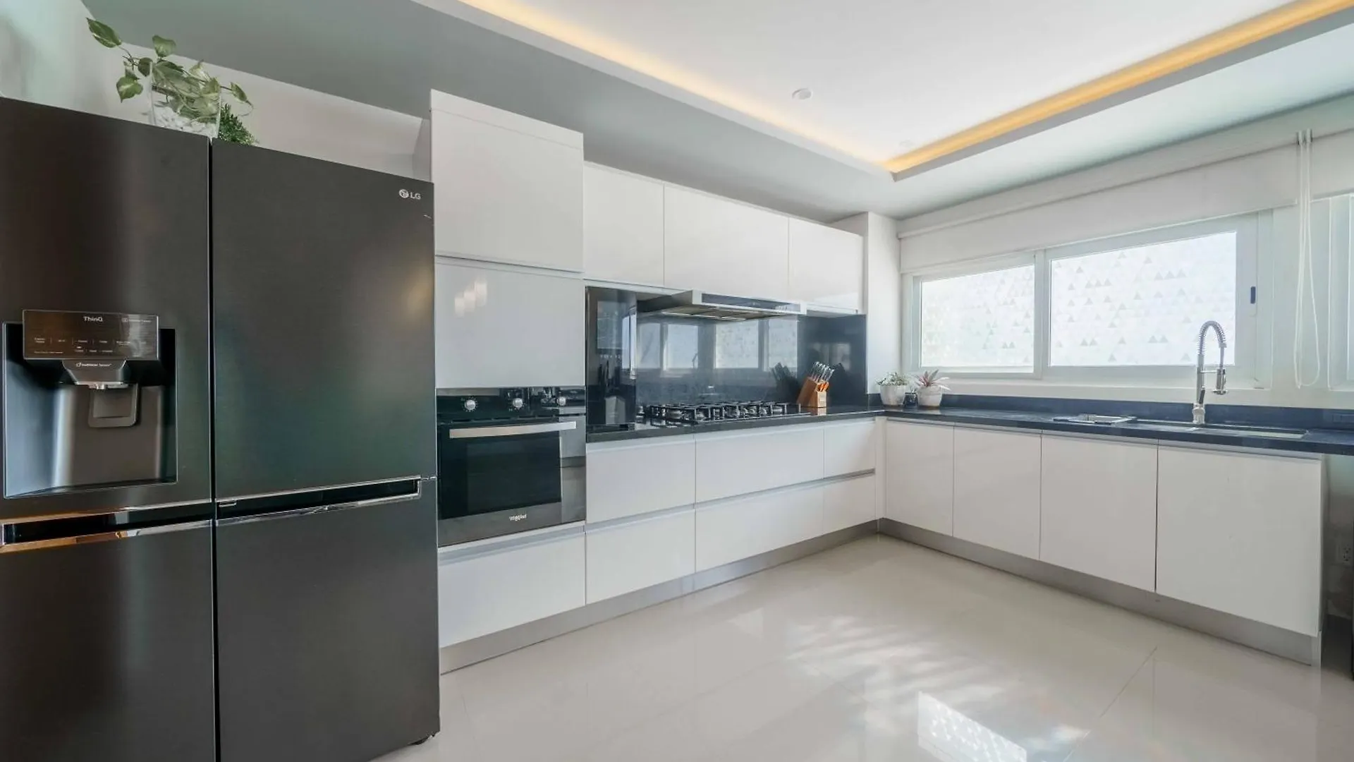 Luxury 4 Bedroom Penthouse With Private Jacuzzi Steps From Hotel Zone Cancún 0*,