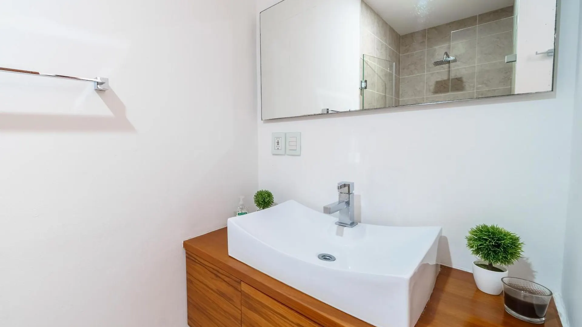 Luxury 4 Bedroom Penthouse With Private Jacuzzi Steps From Hotel Zone Cancun