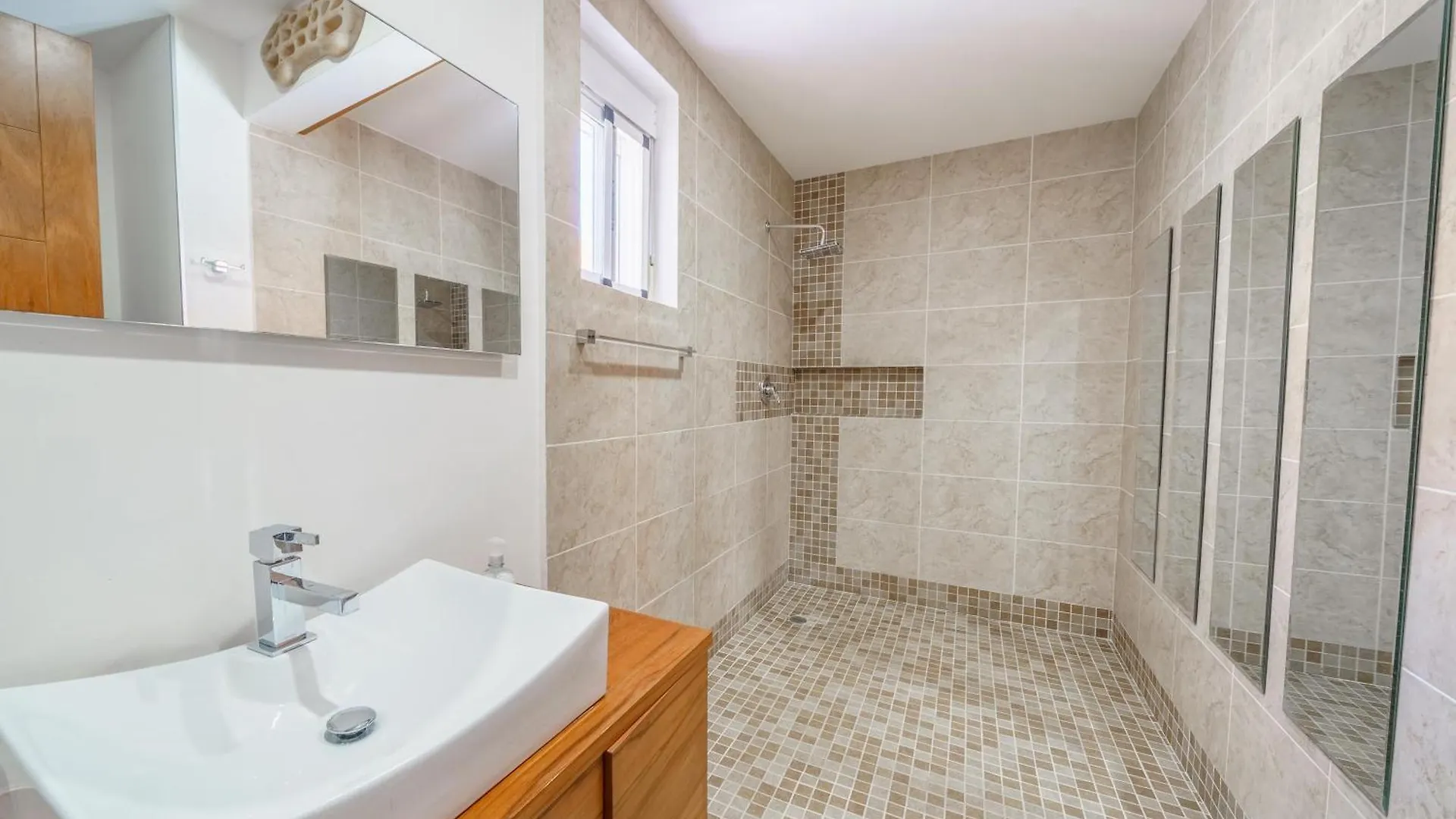 Luxury 4 Bedroom Penthouse With Private Jacuzzi Steps From Hotel Zone Cancun Apartment
